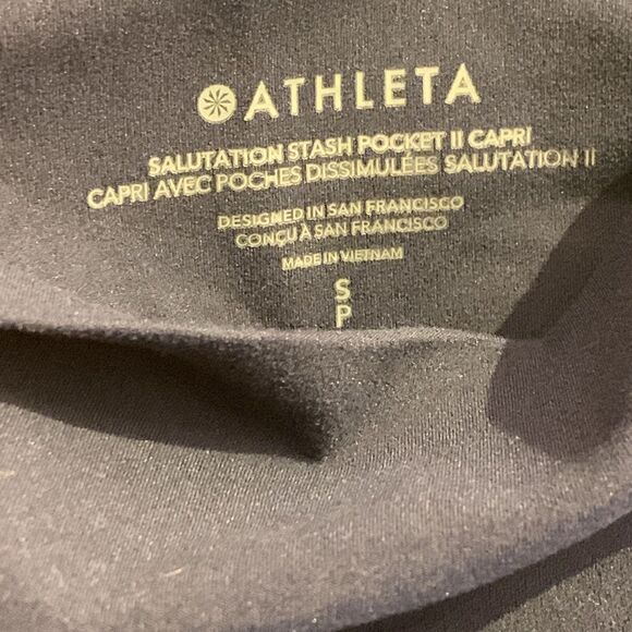 ATHLETA, capris, salutation stash pockets , good condition, size SP - Picture 3 of 7
